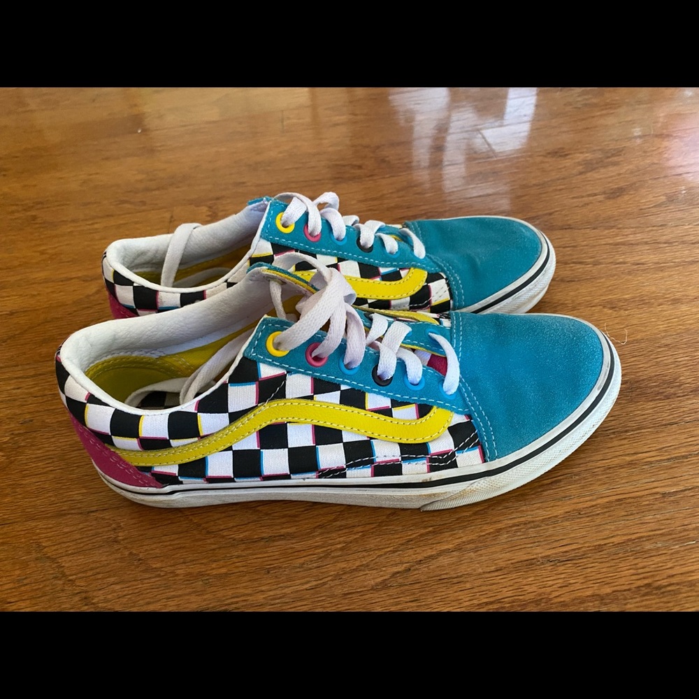 Vans old skool checkered 80s style colors